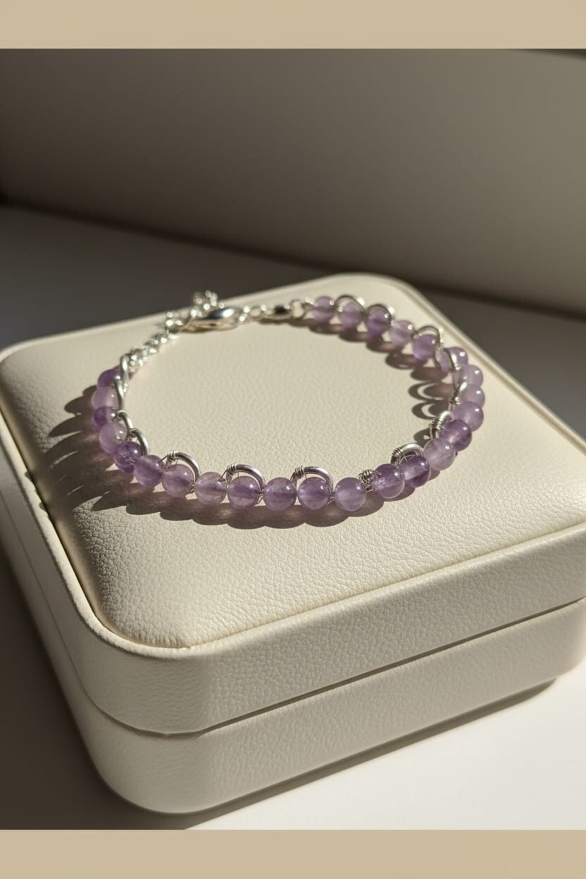 Pulsera de alambre plateado con jade lavanda mediano - 4