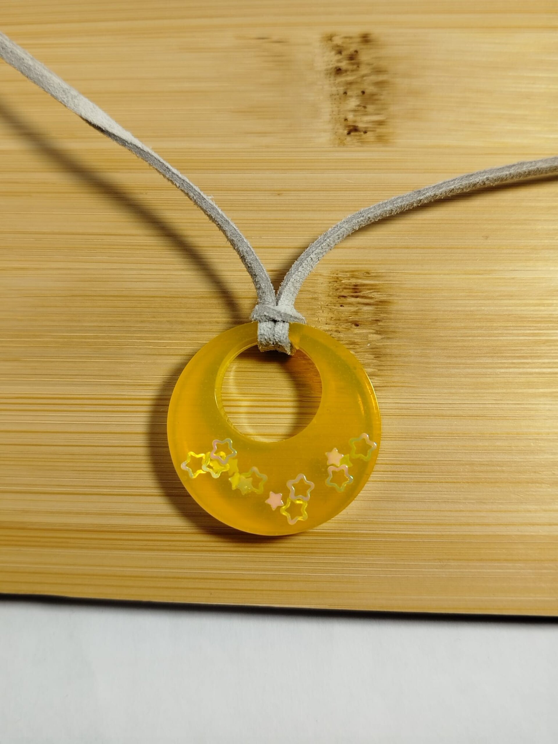 Collar con dije circular con agujero - 3