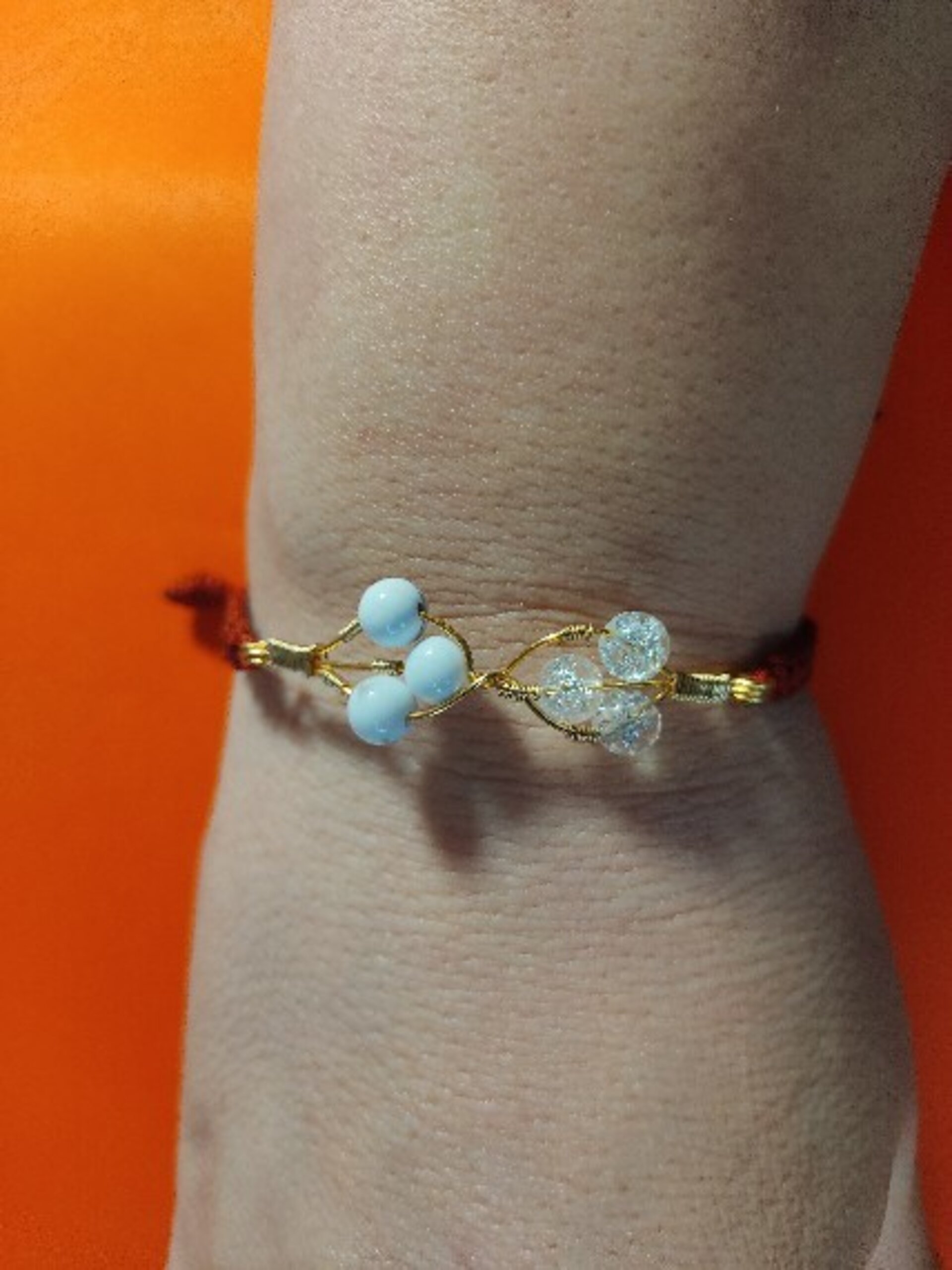 Conjunto de pulsera y pendientes de snowcrackes y hawlita blanca - 2