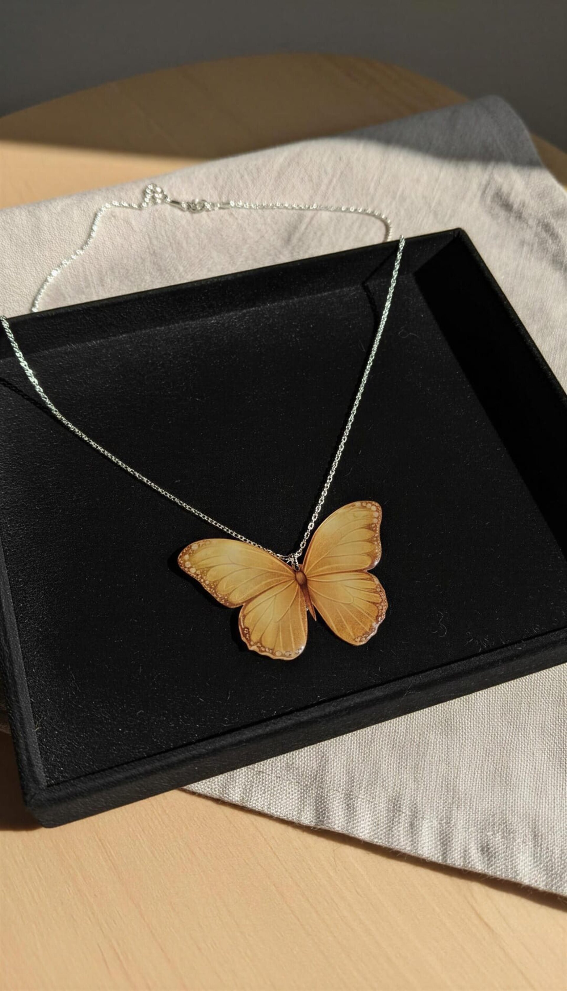Mariposa Grande color caramelo - 5