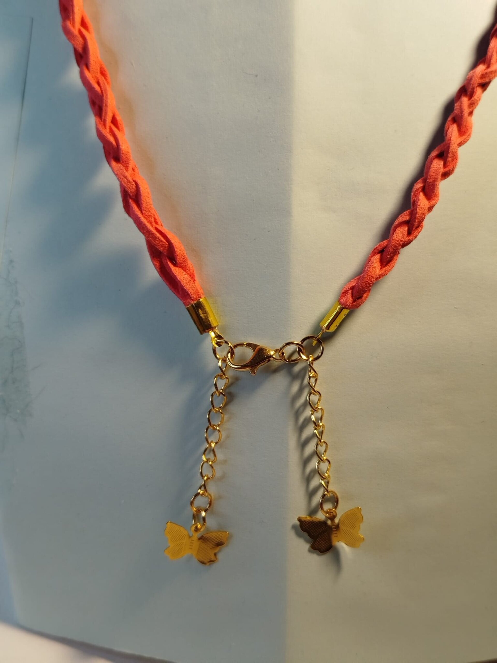 Collar con hilo de ante y Mariposas - 7