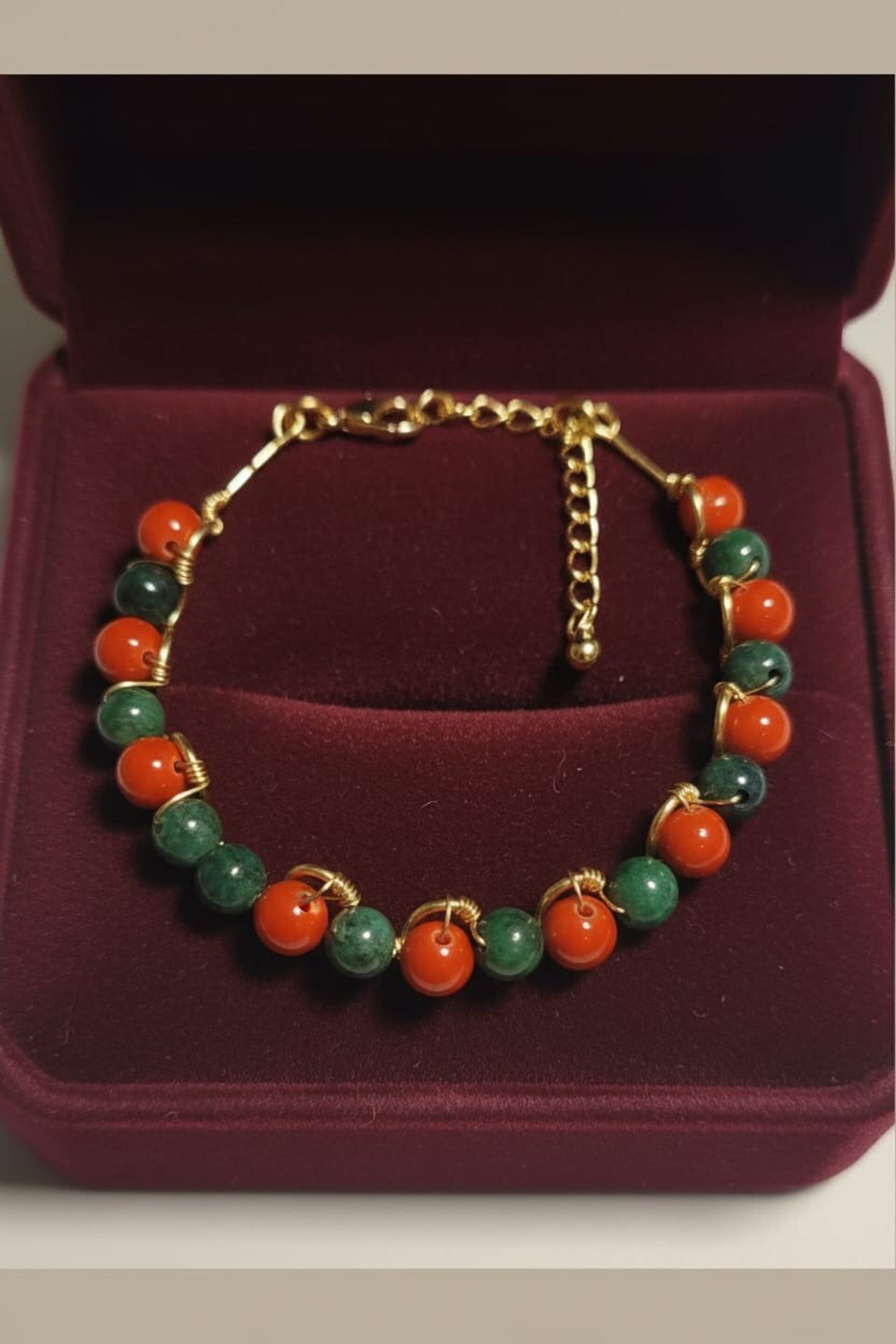 Pulsera alambre dorado con lapislázuli i Jade coral rojo - 2
